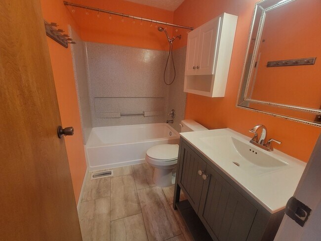 Building Photo - 8173 Newark Ave