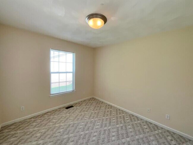 Building Photo - 1511 English Pine Ln
