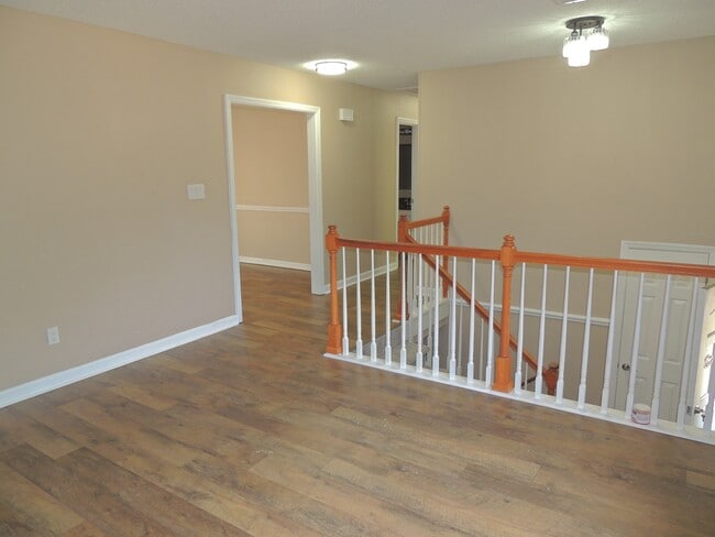 Building Photo - 5421 Thompson Cir