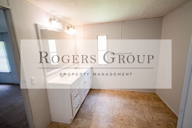 Building Photo - 21 Redwing Ln