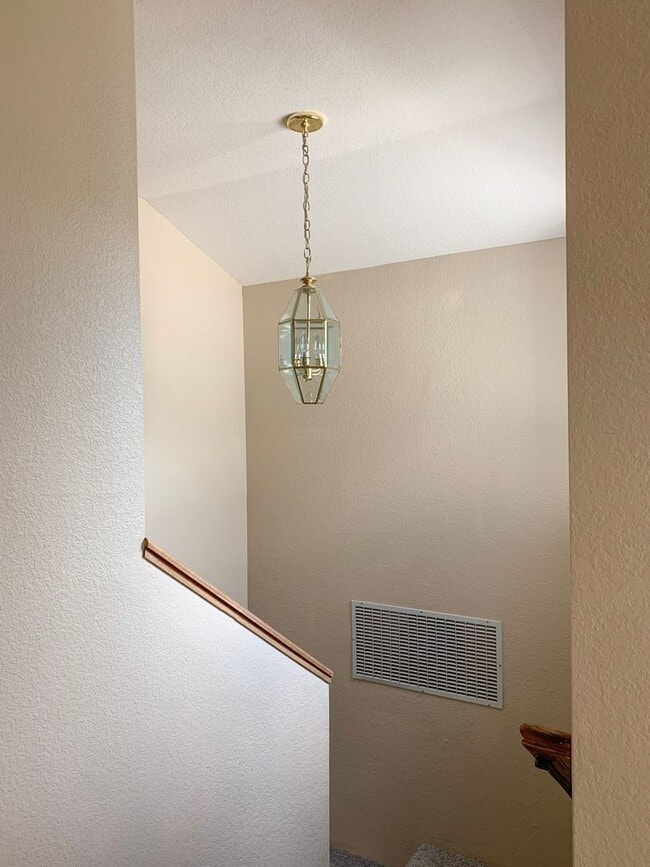 Building Photo - 2 Bedroom / 2.5 Bath Condo in Ridgemark