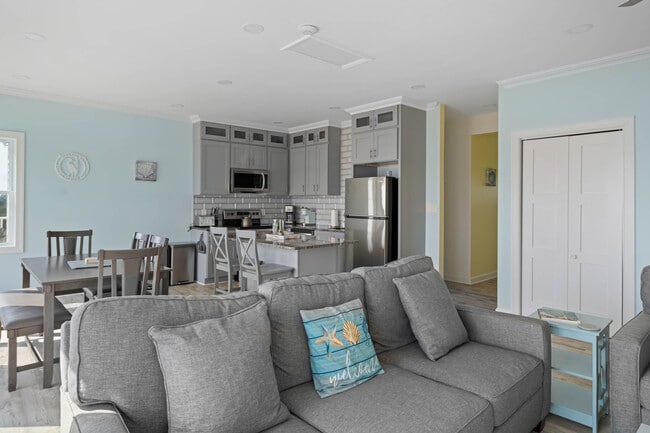 Building Photo - 29331 Clifton Shores Dr