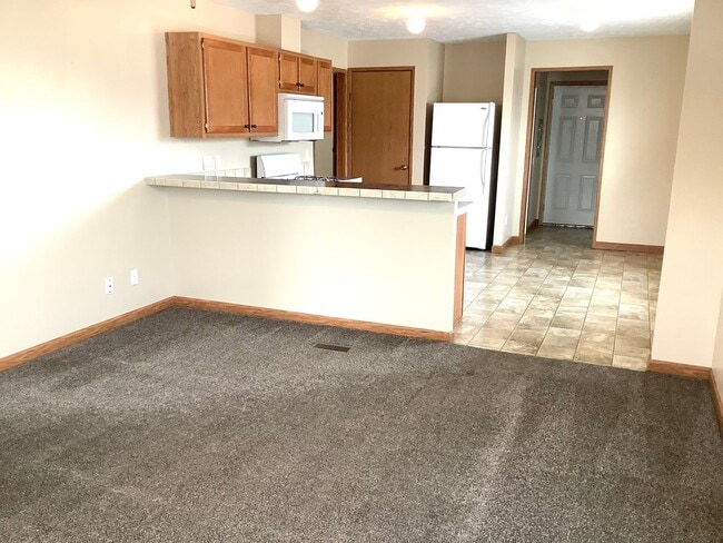 Building Photo - 3 bed, 2 bath Single Family Home