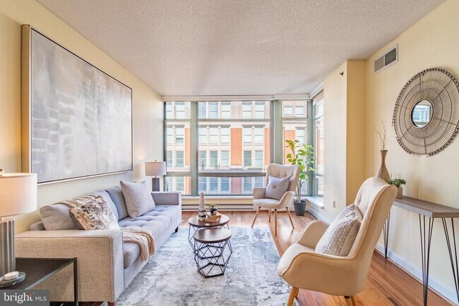 Building Photo - 1150 K St NW