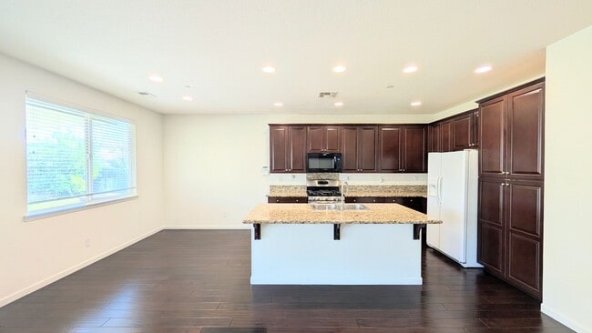 Building Photo - Perfect Single Story Home in Sacramento!
