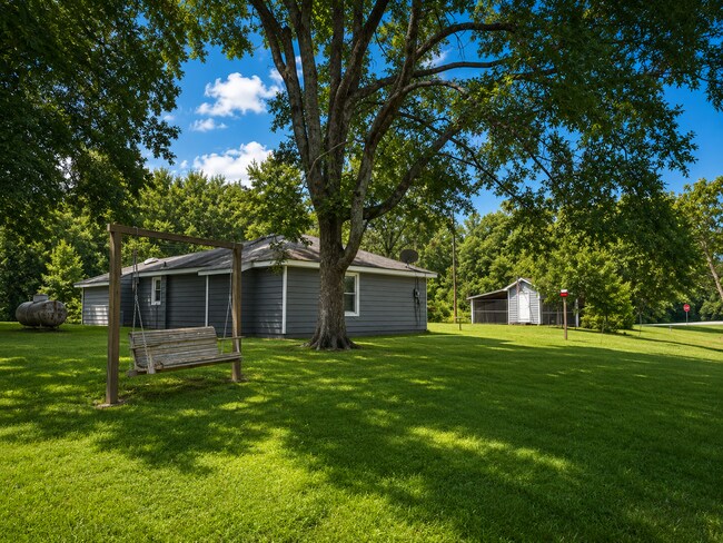 Building Photo - Charming 2 Bedroom 1 bath home