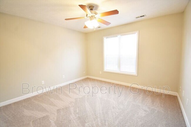 Building Photo - 141 Pender Rd