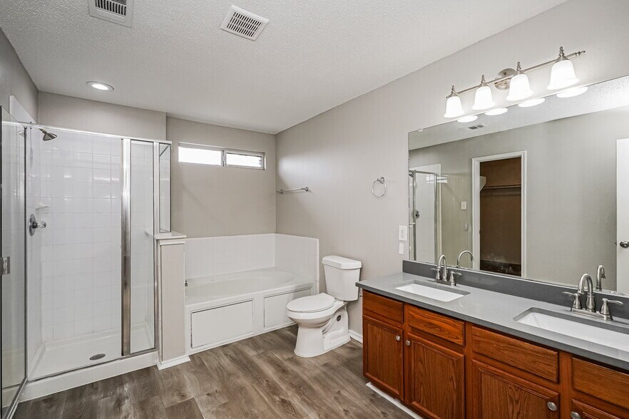 Building Photo - 2036 Silverado Dr