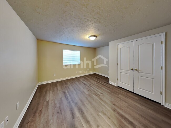 Building Photo - 96 N 1660 W