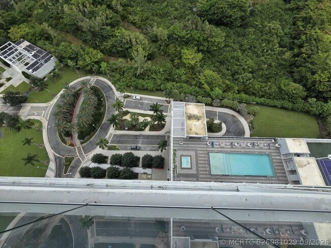 Building Photo - 2000 Metropica Wy
