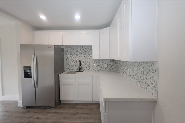 Building Photo - 602 Higgins St