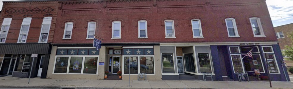 Building Photo - 147 S Main St