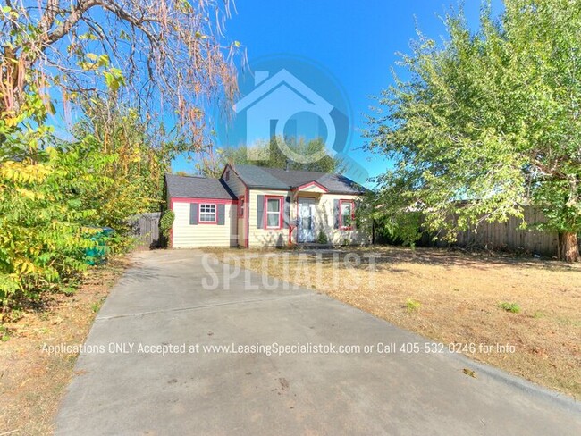 Building Photo - MOVE IN SPECIAL! Charming NW Oklahoma City...