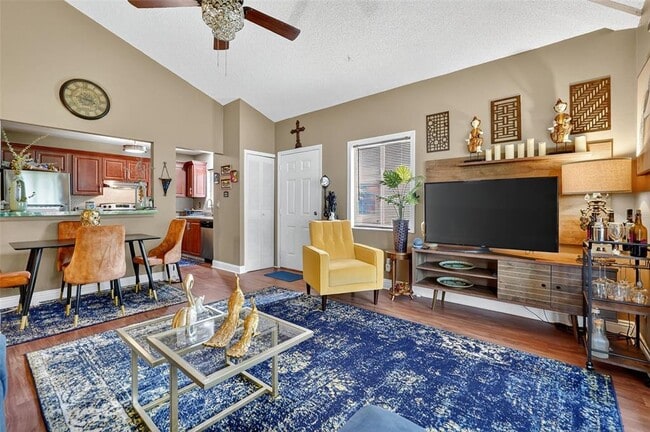 Building Photo - 1813 Bough Ave