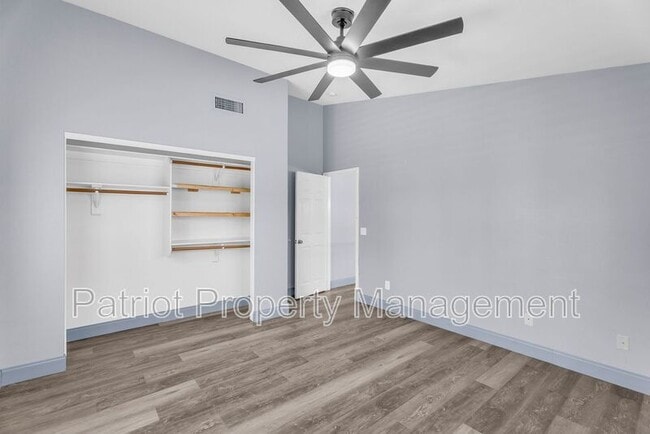Building Photo - 1575 S Pennington Dr