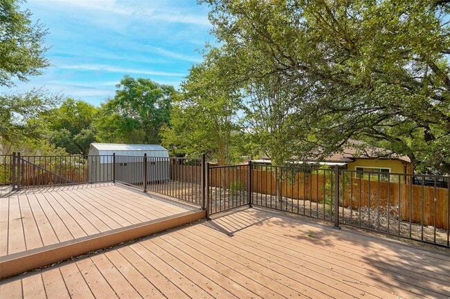 Building Photo - 12601 Mixson Dr
