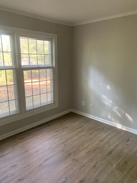 Building Photo - 7635 High Dr