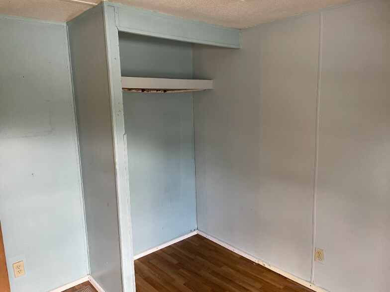 Building Photo - 3317 Pine Needle Dr