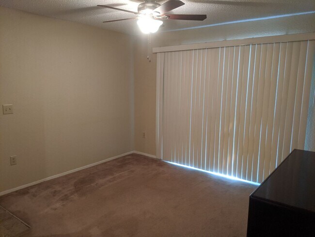 Building Photo - Partially Furnished 1BR/1BA in the Beautiful Windsor Park Community!