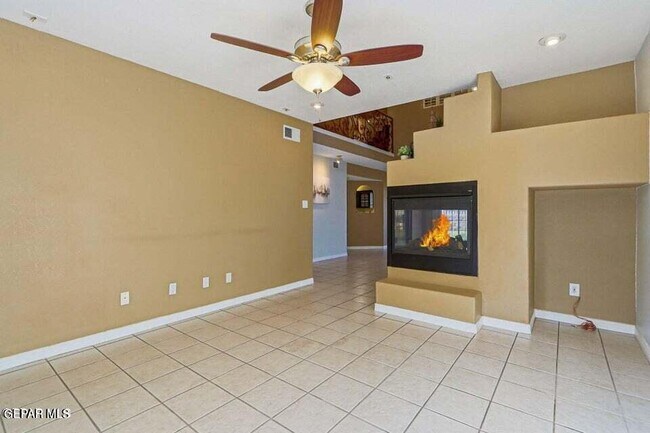 Building Photo - 650 Vera Ct