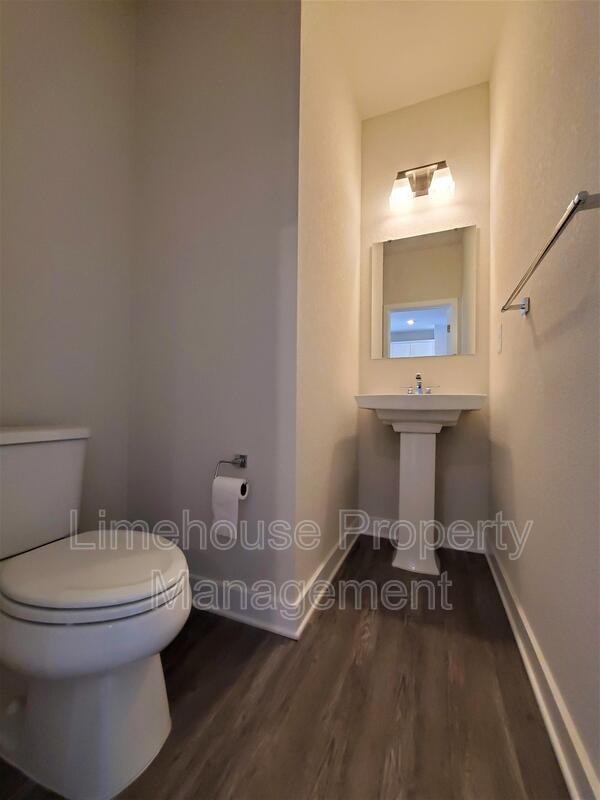 Building Photo - 946 Gabion Wy