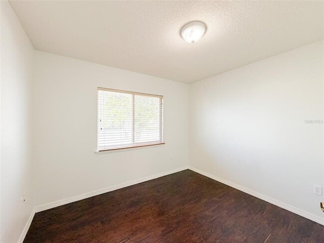 Building Photo - 1300 Carey Glen Cir