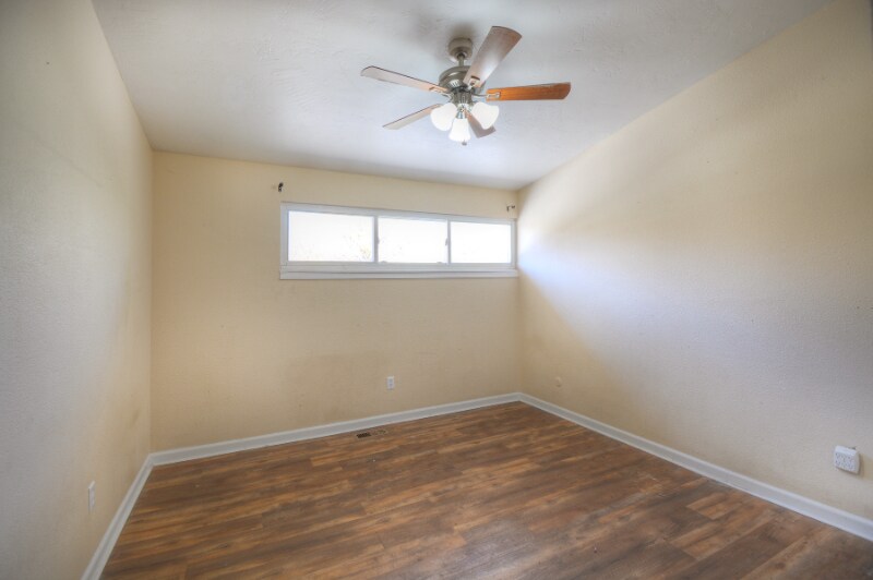 Building Photo - 1189 Panorama Dr