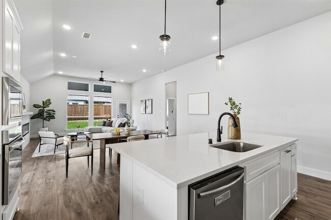 Building Photo - 6145 Tahoe Winds Dr