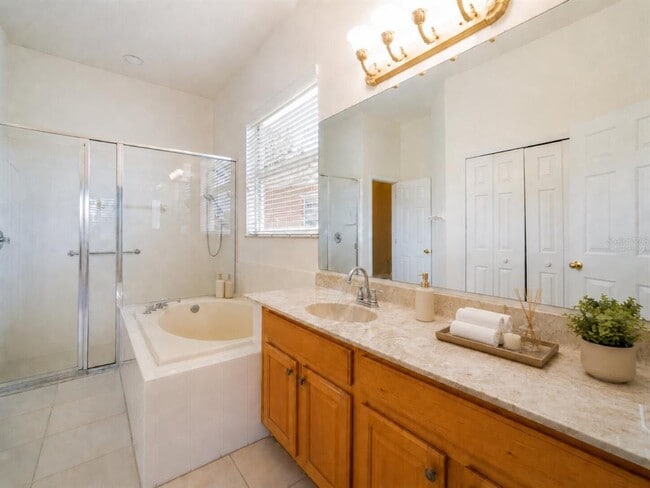 Building Photo - 974 Kersfield Cir