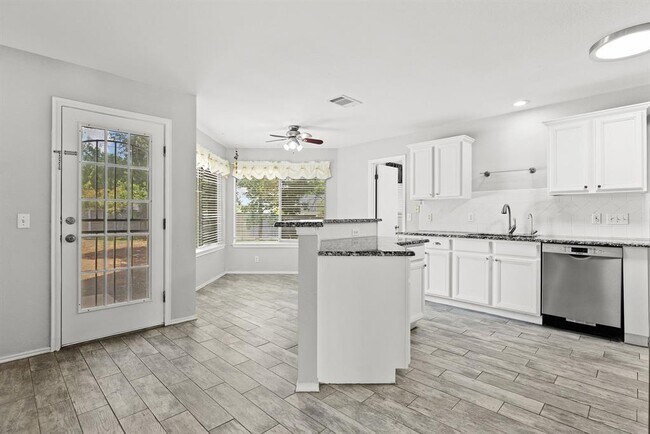 Building Photo - 16802 Bailey Jean Dr