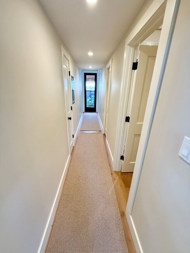 Building Photo - Beautiful Furnished New Construction Calis...