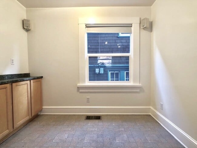 Building Photo - 1714 Santa Clara Ave