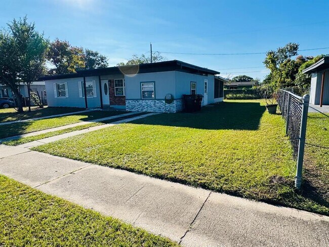 Building Photo - 7024 Moderna Way