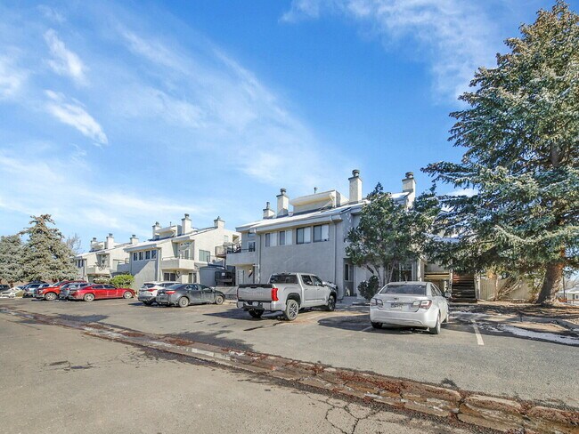 Building Photo - $1,340.95 with $300.00 OFF the FIRST MONTH'S RENT - 2 Bedrooms, 1 Bathroom, Condo in Lakewood wit...