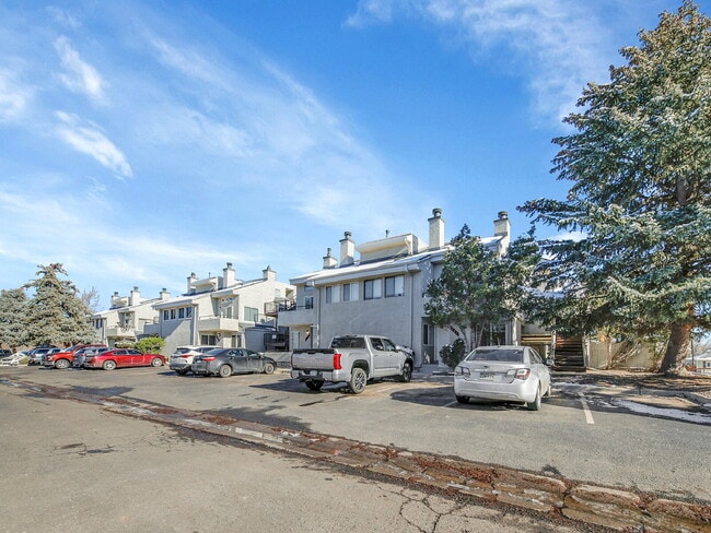 Building Photo - $1,440.95 with $300.00 OFF the FIRST MONTH'S RENT - 2 Bedrooms, 1 Bathroom, Condo in Lakewood wit...