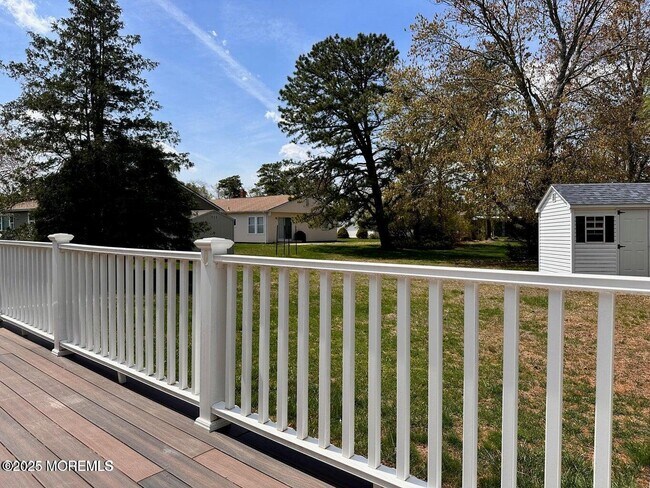 Building Photo - 7 Carlsbad Dr