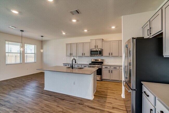 Building Photo - 1107 Diggy Dr