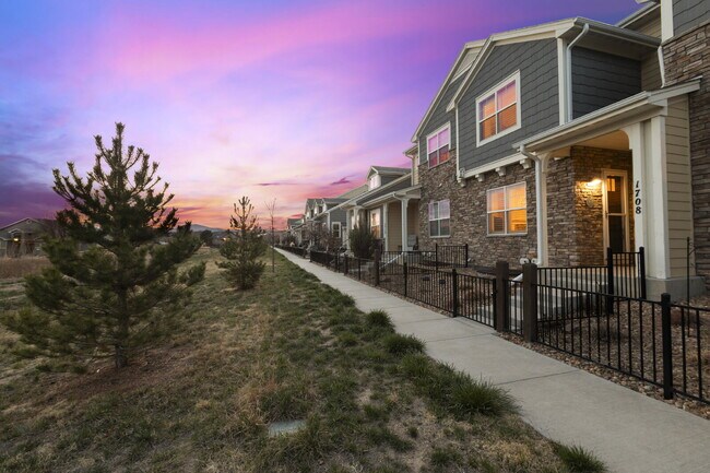 Building Photo - Stunning 3 bed, 4 bath townhome - attached...