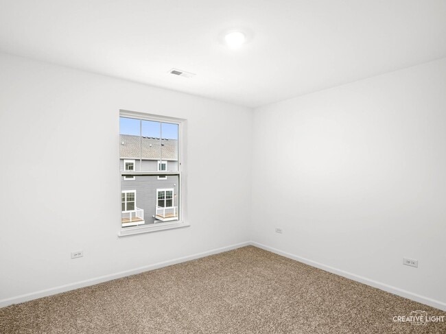 Building Photo - 25656 W Yorkshire Dr