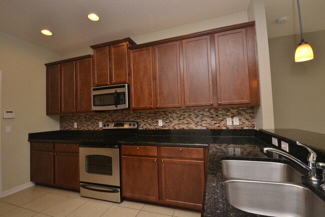 Building Photo - Gorgeous 3/2.5 Townhome in East Orlando ~ ...