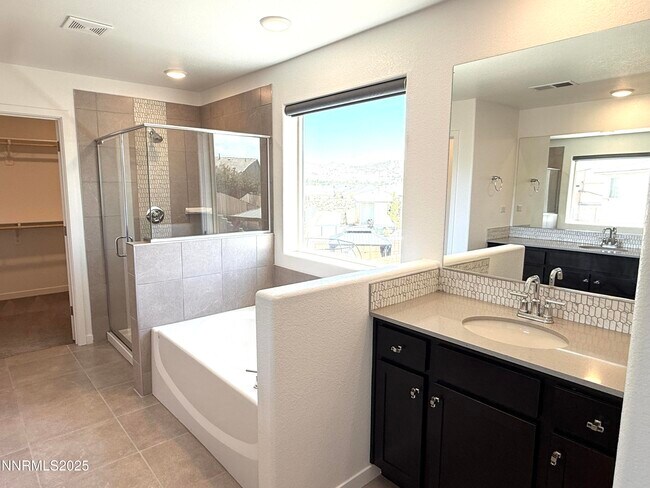 Building Photo - 556 Vaquero Ct