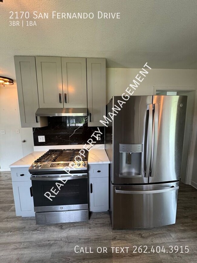 Building Photo - 2170 San Fernando Dr