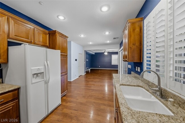 Building Photo - 1129 Dunrobin Garden St