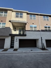 Building Photo - 3518 Indigo Privado