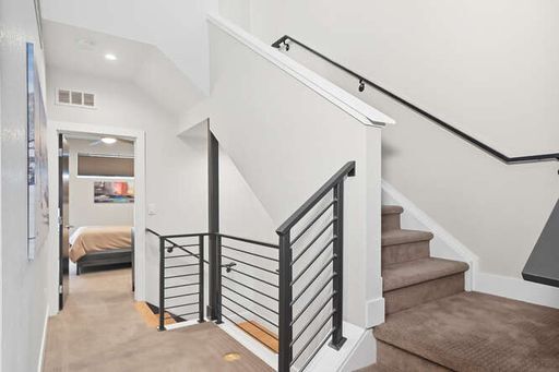 Building Photo - Modern City Living Near Downtown Denver Av...