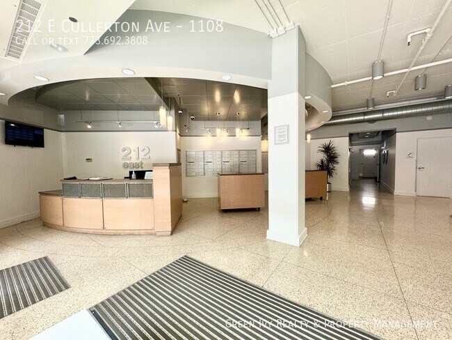 Building Photo - 1 Bed 1 Bath in the South Loop with amazin...