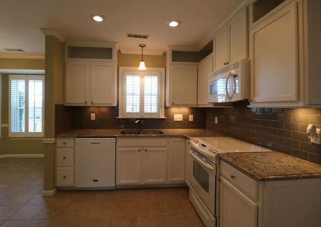 Building Photo - 505 Wallridge Dr