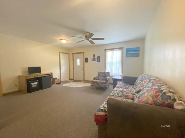 Building Photo - 6749 Kramer Ln