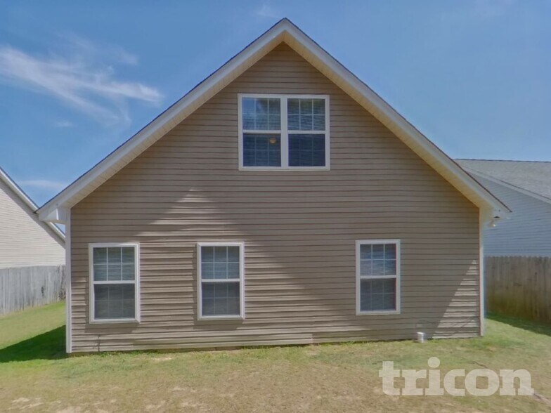 Building Photo - 207 Lockleven Dr