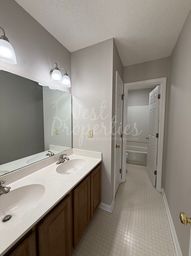 Building Photo - 9 Ashley Hall Ct